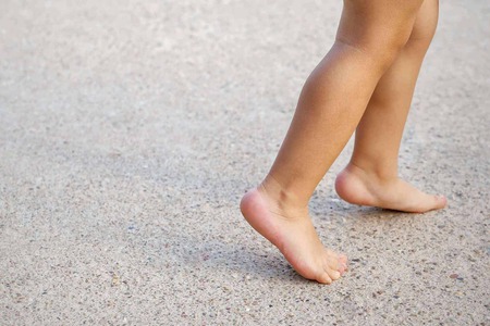 Pisada Infantil: Os sinais que merecem atenção dos pais